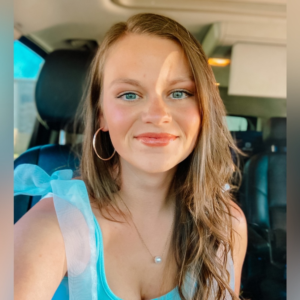 Meet your Posher, Kelly